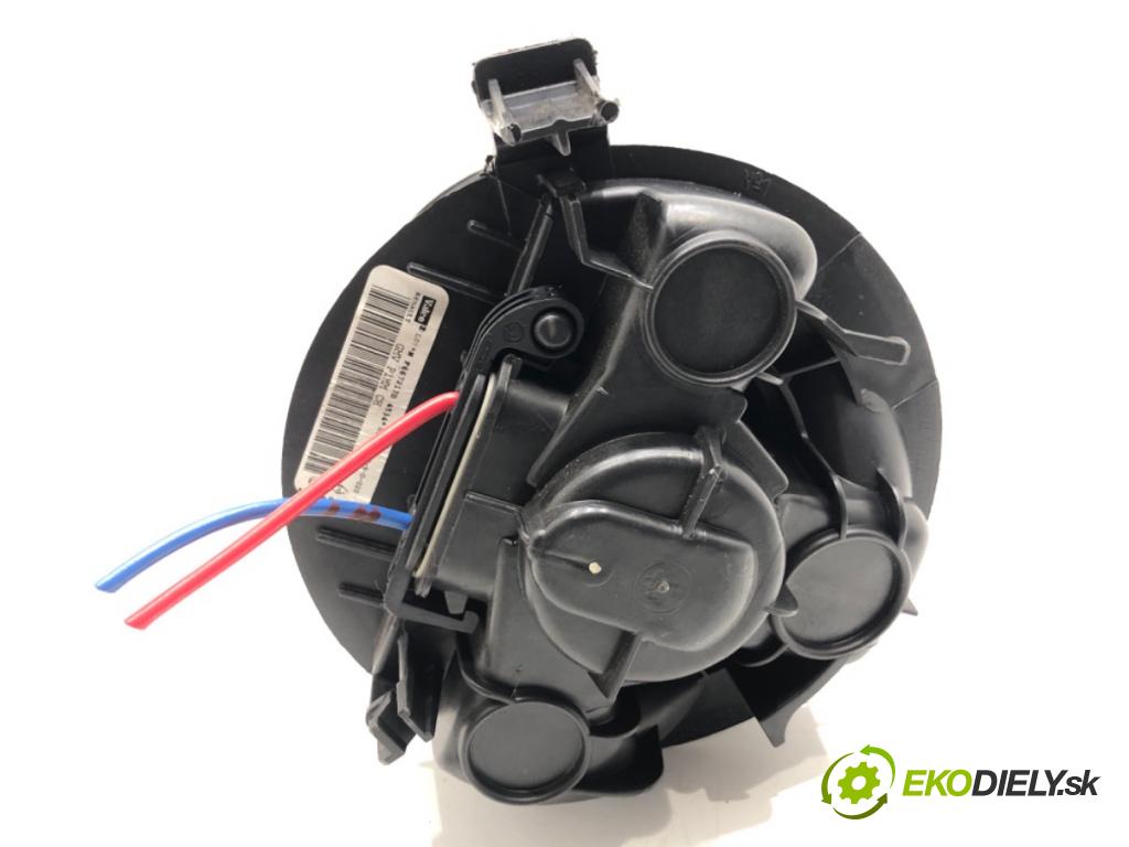 NISSAN MICRA K12 liftback 2009 48 kW 1.2 16V 1240 ventilátor kúrenia F667217D