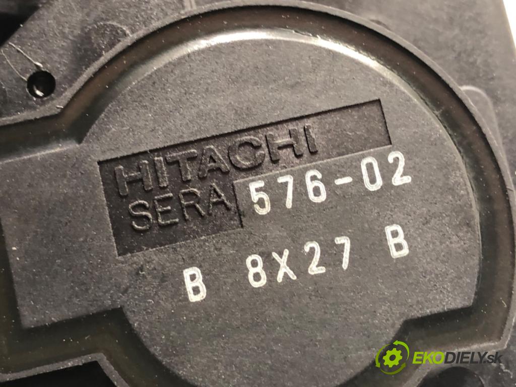 NISSAN MICRA K12 liftback 2009 48 kW 1.2 16V 1240 Škrtiaca klapka SERA576-02 (Škrtiaca klapka)