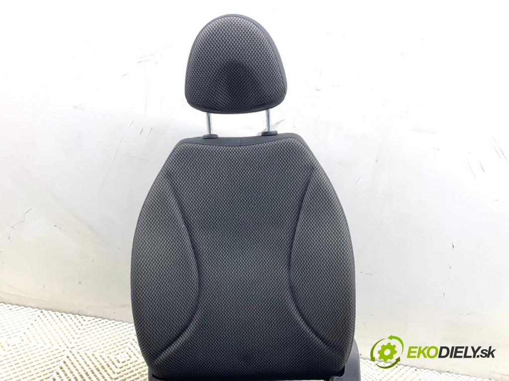 NISSAN MICRA K12 liftback 2009 48 kW 1.2 16V 1240 Sedadlo ľavy predný