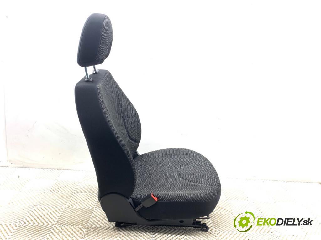 NISSAN MICRA K12 liftback 2009 48 kW 1.2 16V 1240 Sedadlo ľavy predný