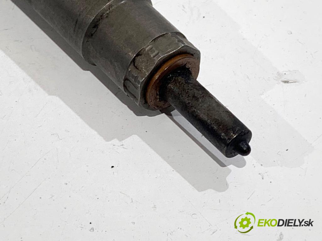 AUDI A4 B8 Kombi 2008 105 kW 2.0 TDI 1968 vstrekovač 03L130277 (Vstrekovač paliva)