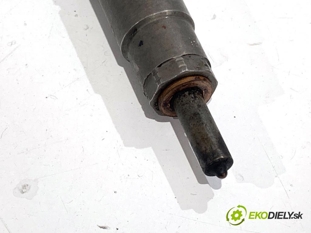 AUDI A4 B8 Kombi 2008 105 kW 2.0 TDI 1968 vstrekovač 03L130277 (Vstrekovač paliva)