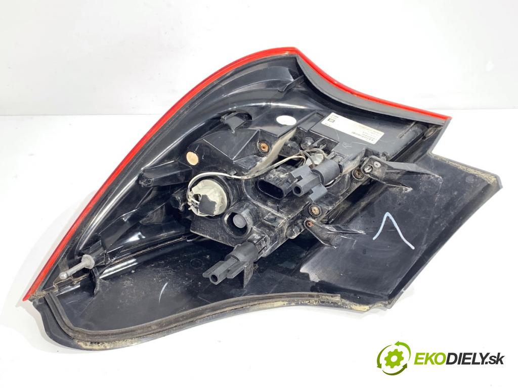 OPEL ASTRA J liftback 2011 132 kW 1.6 (08) 1598 Svetlo ľavy zad 13173381XT