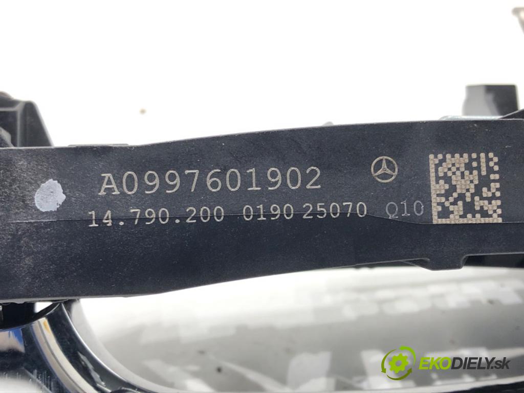 MERCEDES-BENZ GLE  2025 198 kW GLE 300 d 4-matic (167.109) 1993 Kľučka vonkajšia ľavy predný A0997601902