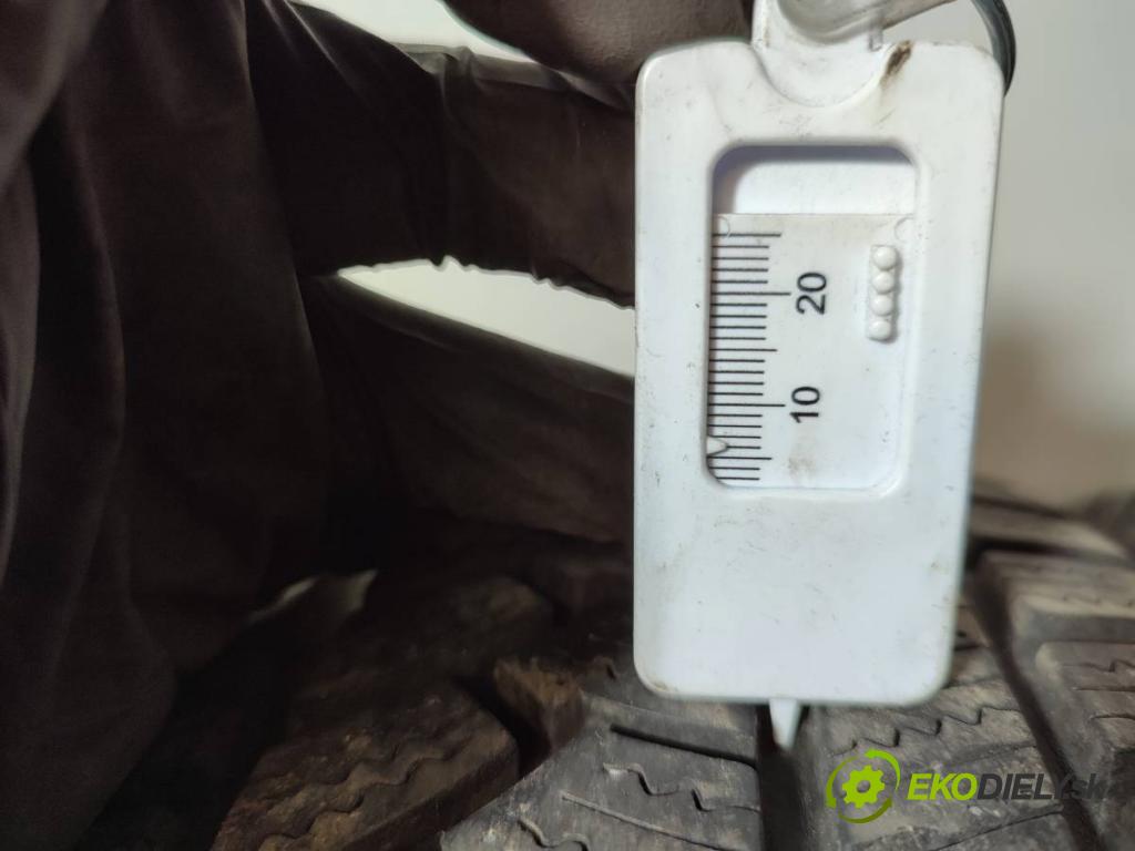 --- --- PNEUMATIKA: zima 2X 175/65 14"