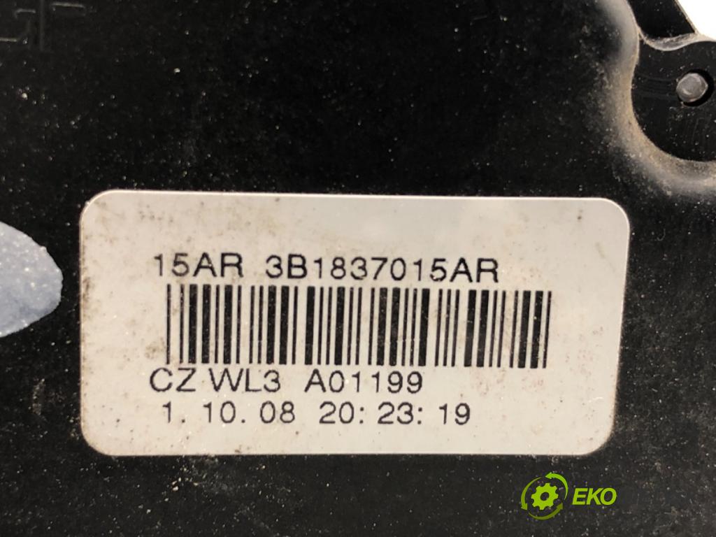 SKODA FABIA II liftback 2008 51 kW 1.2 1198 zámok Dvere ľavy predný 3B1837015AR