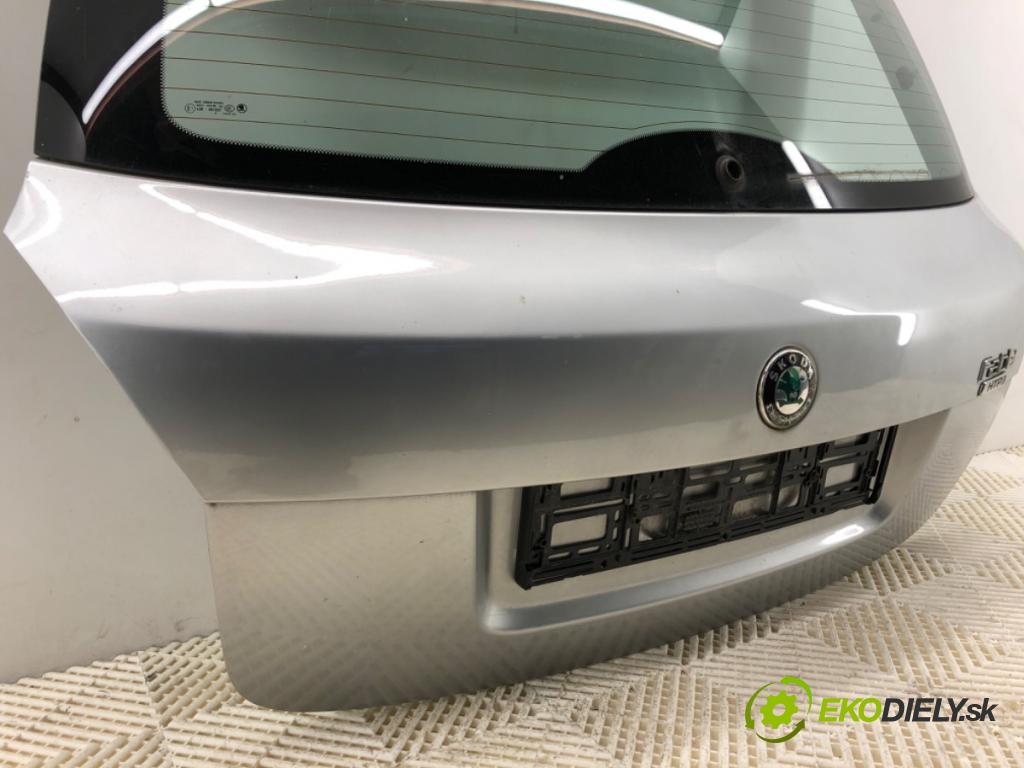 SKODA FABIA II liftback 2008 51 kW 1.2 1198 kapota zad
