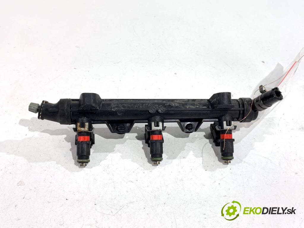 SKODA FABIA II liftback 2008 51 kW 1.2 1198 Lišta vstrekovacia 03E133320A (Vstrekovacia lišta)