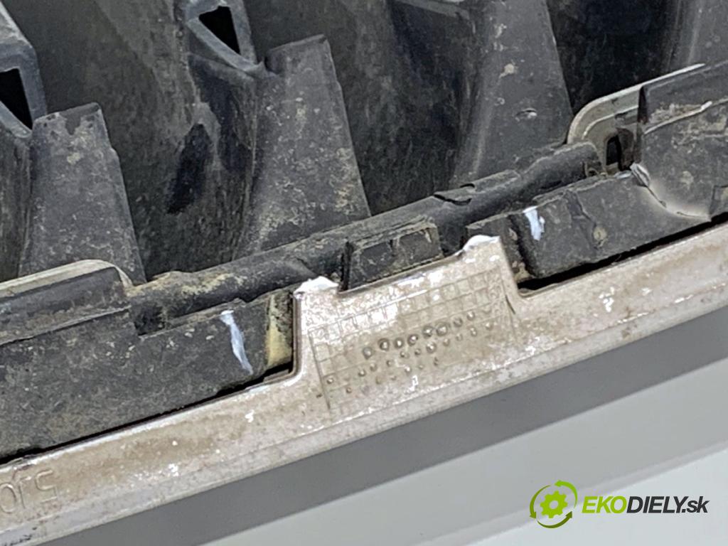 SKODA FABIA II liftback 2008 51 kW 1.2 1198 mřížka maska 5J0853668A (Přední mřížka (maska chladiče))