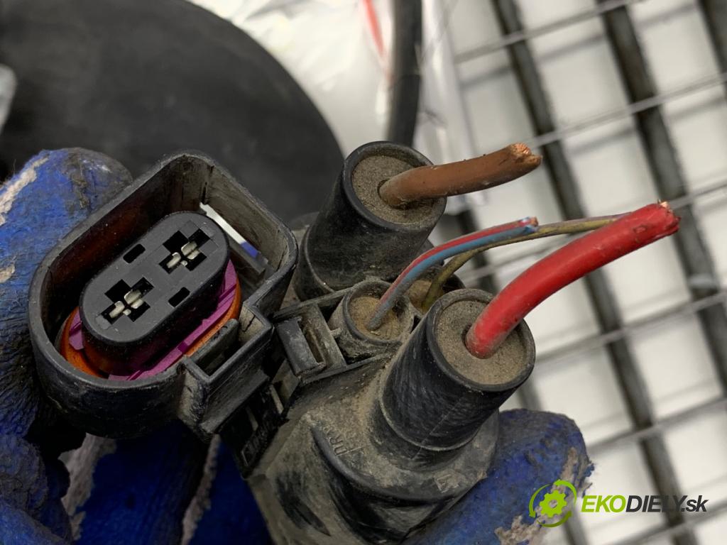 VW GOLF V liftback 2004 55 kW 1.4 16V 1390 Ventilátor chladiča 1K0959455BC (Ventilátor)