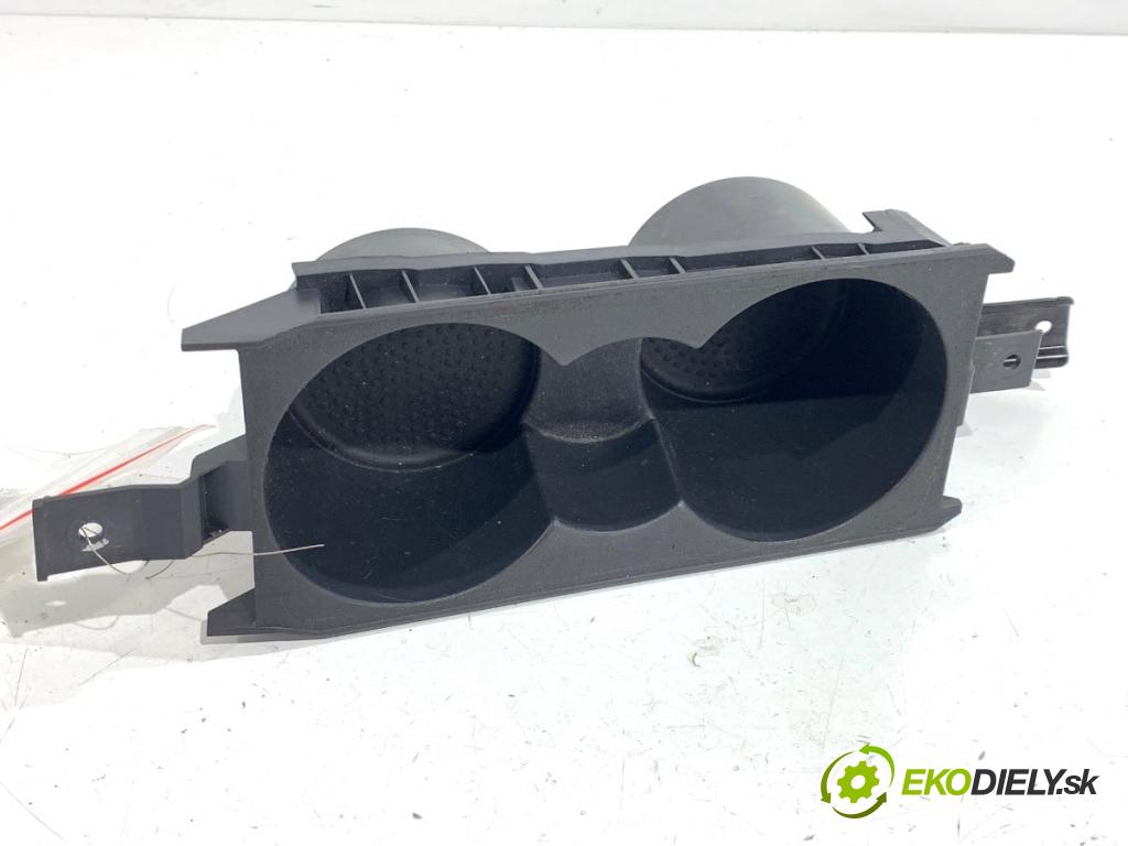 VW GOLF V liftback 2004 55 kW 1.4 16V 1390 Držiak na nápoje 1K0862531 (Držiak (úchyt) na nápoje)