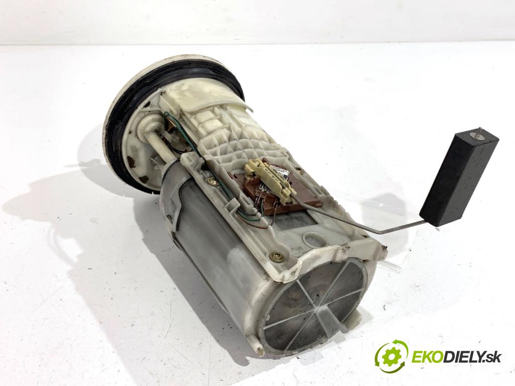 VW GOLF V liftback 2004 55 kW 1.4 16V 1390 Pumpa paliva 1K0919051M