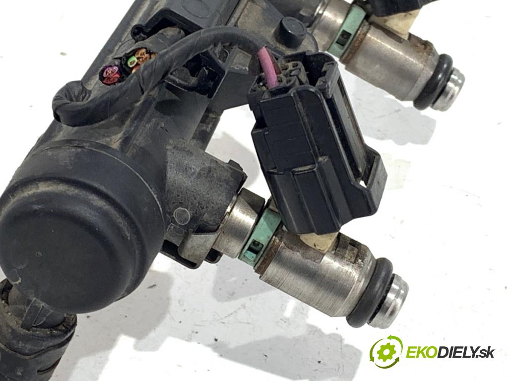 VW GOLF V liftback 2004 55 kW 1.4 16V 1390 Lišta vstrekovacia 036133320C (Vstrekovacia lišta)