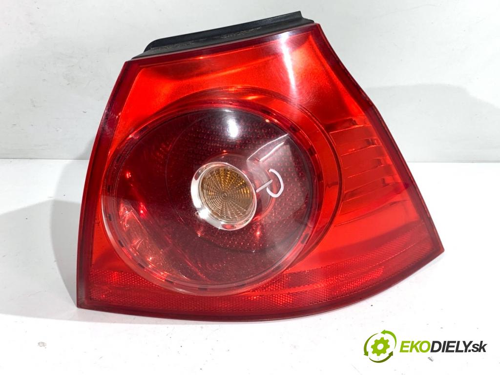 VW GOLF V liftback 2004 55 kW 1.4 16V 1390 Svetlo pravy zad 1K6945096E