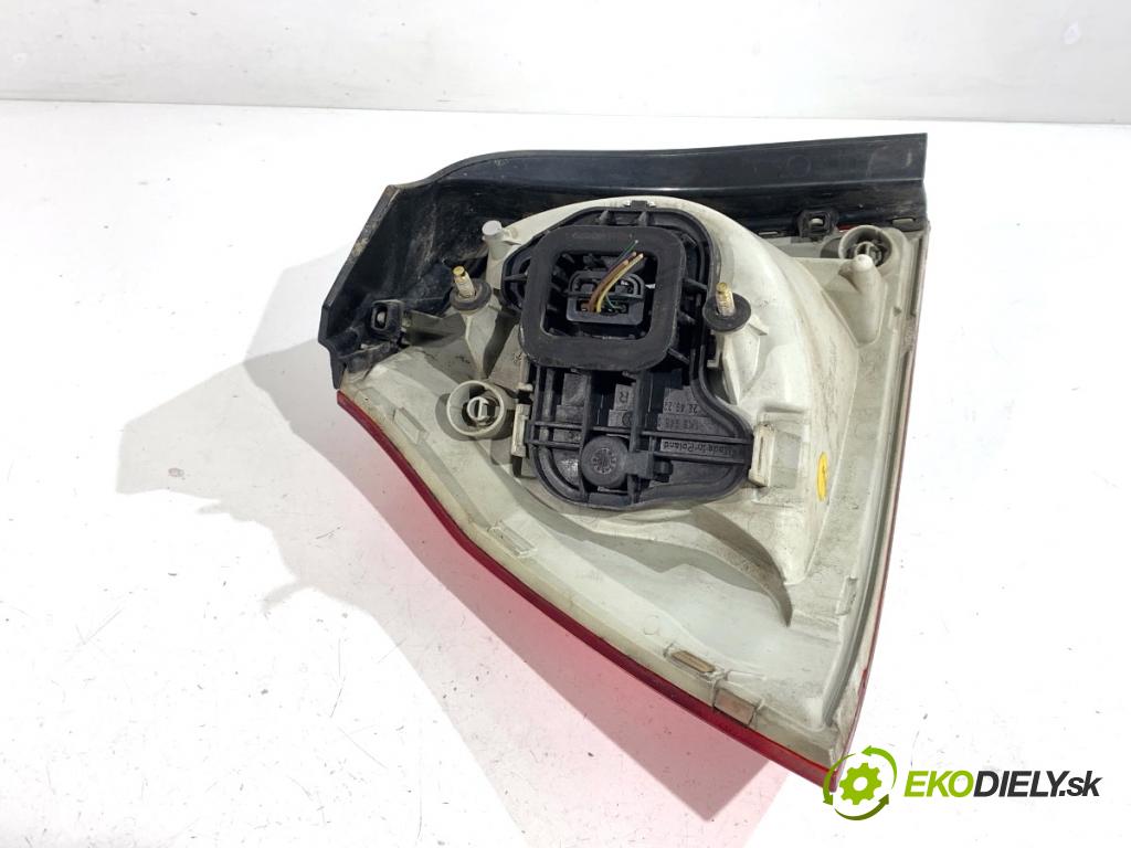 VW GOLF V liftback 2004 55 kW 1.4 16V 1390 Svetlo pravy zad 1K6945096E