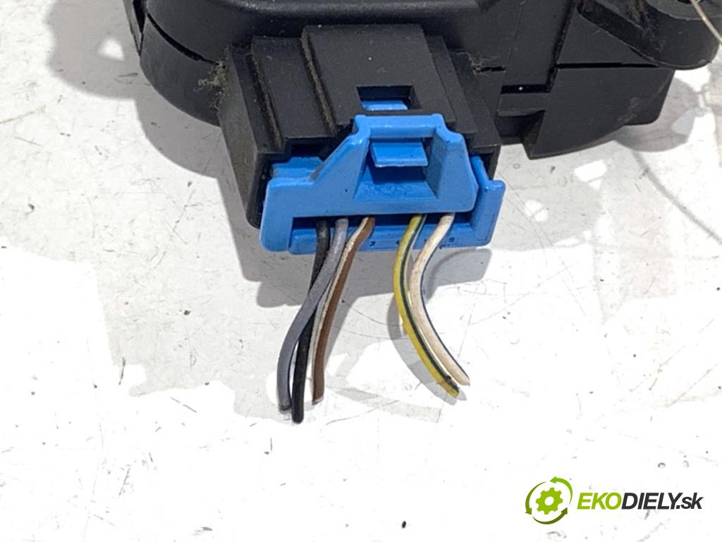 VW GOLF V liftback 2004 55 kW 1.4 16V 1390 Motor kúrenia 1K0907511B 0132801341