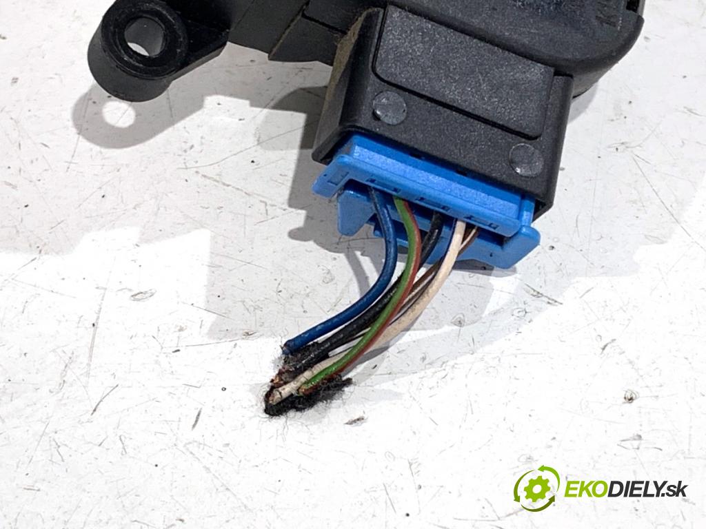 VW GOLF V liftback 2004 55 kW 1.4 16V 1390 Motor kúrenia 1K0907511C 0132801340