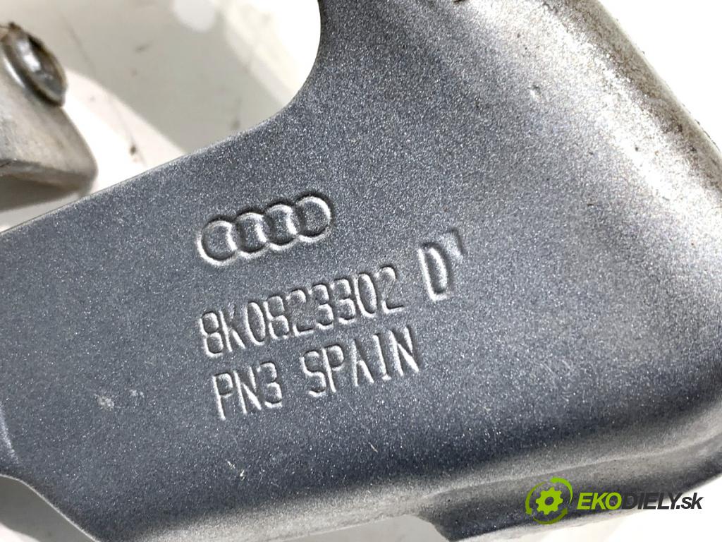 AUDI A4 B8 sedan 2008 132 kW 2.0 TFSI 1984 závesky kapoty 8K0823302D 8K0823301D