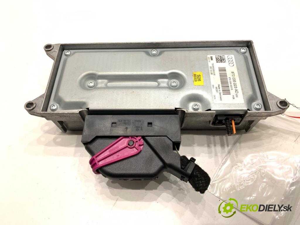 AUDI A4 B8 sedan 2008 132 kW 2.0 TFSI 1984 Zosilňovač 8T0035223AD (Zosilňovač)