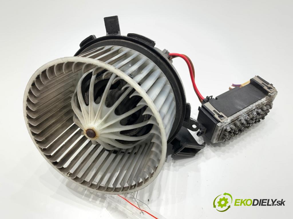 AUDI A4 B8 sedan 2008 132 kW 2.0 TFSI 1984 ventilátor kúrenia 8K0820521