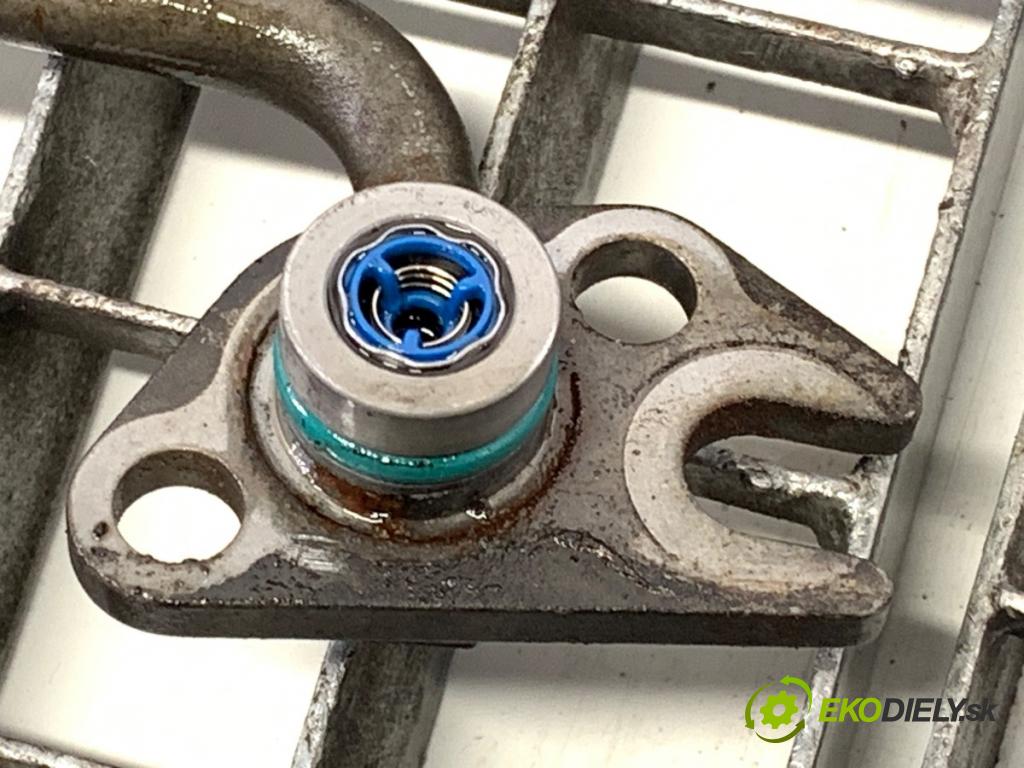 AUDI A4 B8 sedan 2008 132 kW 2.0 TFSI 1984 hadica servočerpadlo 8K1422893CA (Rúrka servočerpadla)