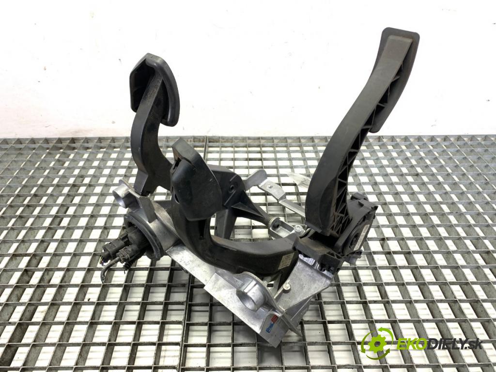 AUDI A4 B8 sedan 2008 132 kW 2.0 TFSI 1984 PEDÁL: 8K1721117 (Potenciometer plynového pedálu)