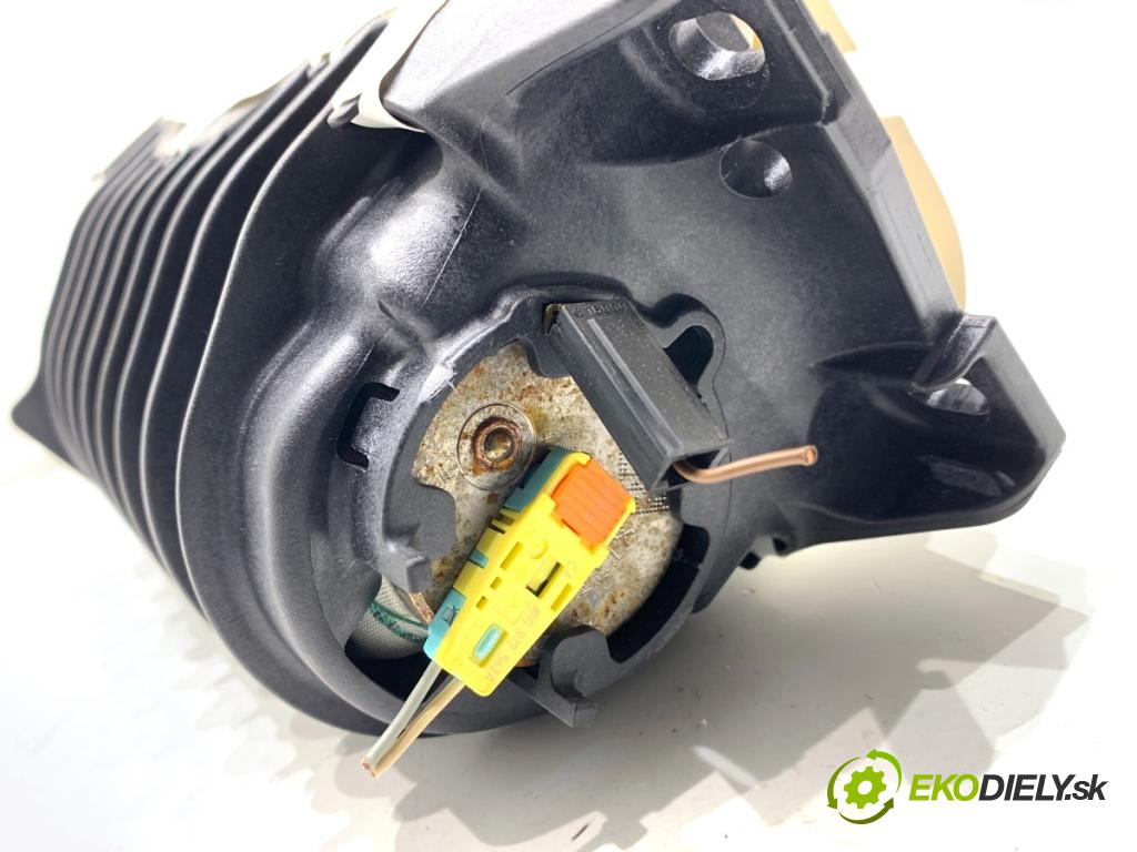 AUDI A4 B8 sedan 2008 132 kW 2.0 TFSI 1984 AirBag spolujezdce 8T0880204F (Airbag)