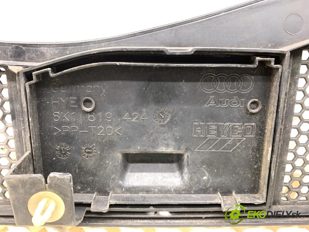 AUDI A4 B8 sedan 2008 132 kW 2.0 TFSI 1984 Torpédo, plast pod čelné okno 8K1819447 8K1819403 (Torpédo (plast pod čelným sklom))