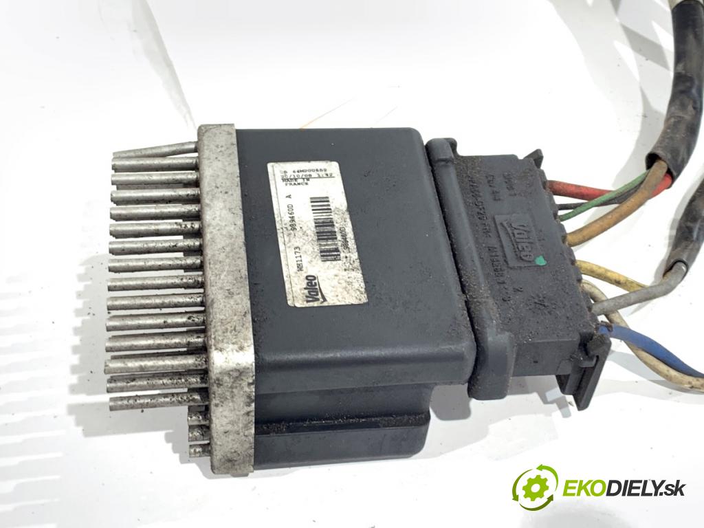 AUDI A4 B8 sedan 2008 132 kW 2.0 TFSI 1984 Modul ventilátora 8K0959501C