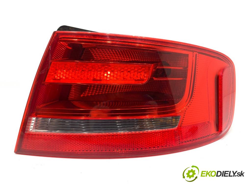 AUDI A4 B8 sedan 2008 132 kW 2.0 TFSI 1984 Svetlo pravy zad 