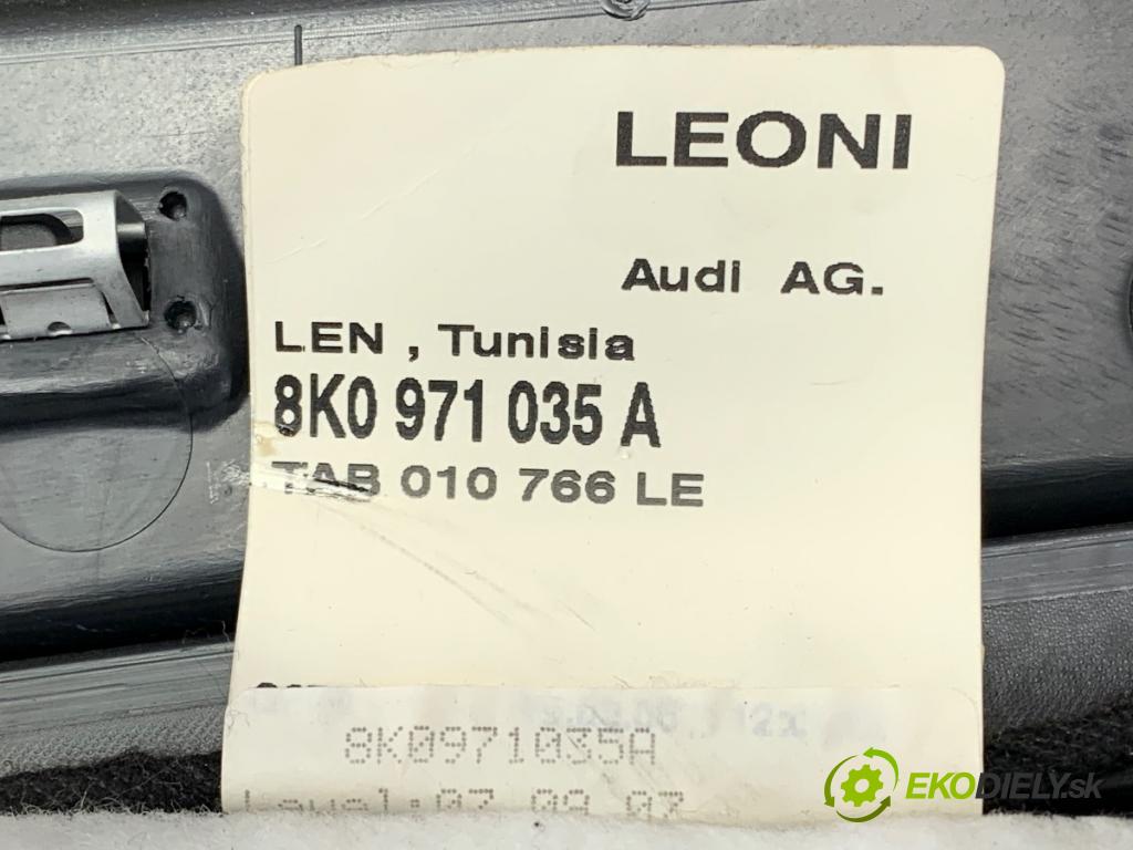 AUDI A4 B8 sedan 2008 132 kW 2.0 TFSI 1984 čalúnenie Dvere ľavy predný
