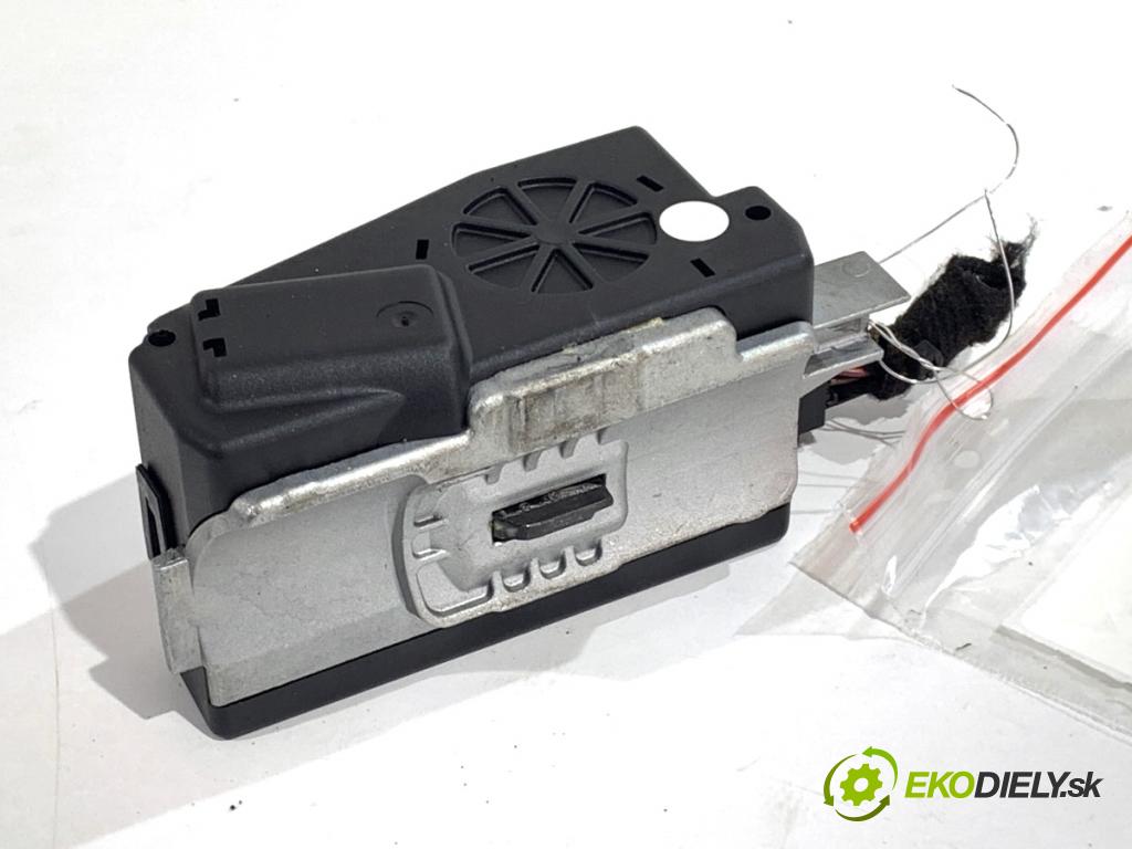 AUDI A4 B8 sedan 2008 132 kW 2.0 TFSI 1984 blokáda volantu 8K0905852D (Riadenie ostatné)