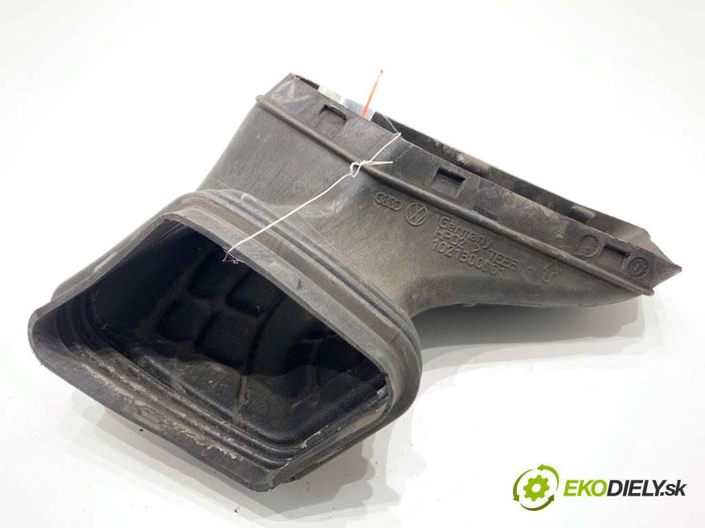AUDI A4 B8 sedan 2008 132 kW 2.0 TFSI 1984 Volant vzduchu 1021300S01