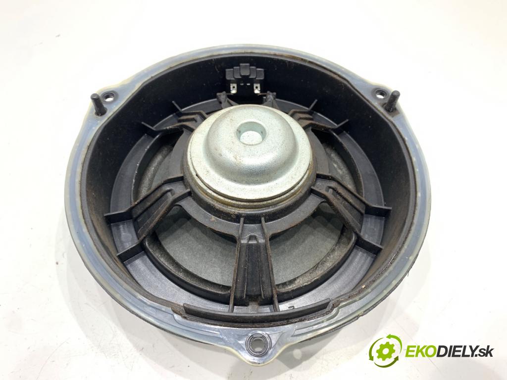 AUDI A4 B8 sedan 2008 132 kW 2.0 TFSI 1984 reproduktor Dvere zad pravy A0176301