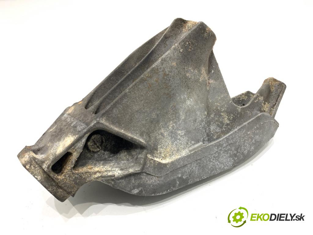 AUDI A4 B8 sedan 2008 132 kW 2.0 TFSI 1984 Držiak Motor ľavá strana 8K0199307A (Držiak motora)