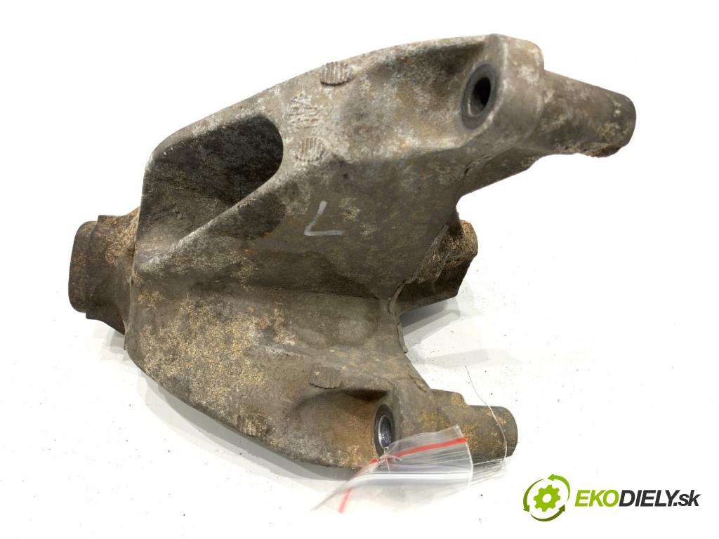 AUDI A4 B8 sedan 2008 132 kW 2.0 TFSI 1984 Držiak Motor ľavá strana 8K0199307A (Držiak motora)