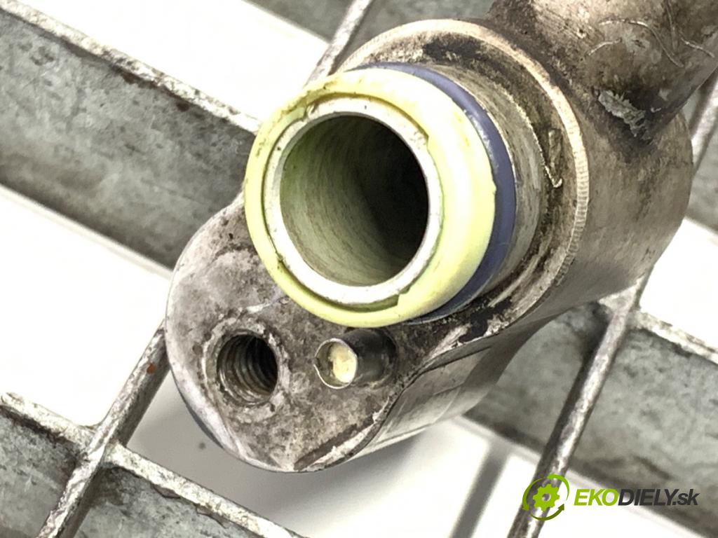 AUDI A4 B8 sedan 2008 132 kW 2.0 TFSI 1984 rúrka klimatizace 8K0260701D (Trubka klimatizace)