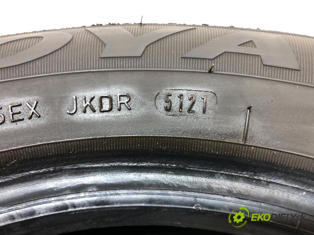 --- --- PNEUMATIKA: zima 4X 175/65 14"