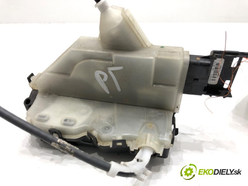 CITROEN C3 III liftback 2018 61 kW 1.2 PureTech 82 1199 zámok Dvere pravy zad 123984