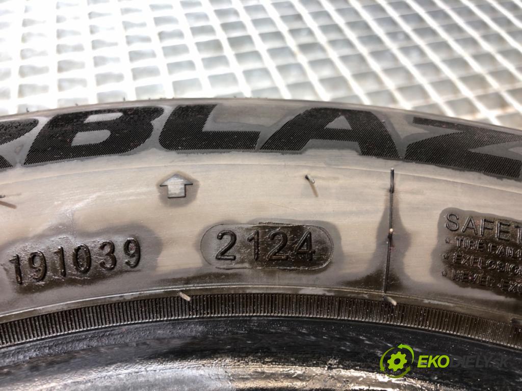 --- ---      PNEUMATIKA: zima 2X 185/60 15"