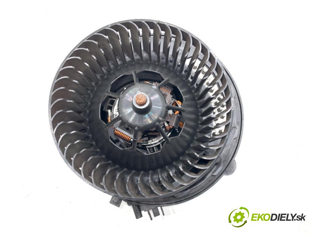 SKODA OCTAVIA III Kombi 2018 85 kW 1.6 TDI 1598 ventilátor kúrenia 5Q1819021F