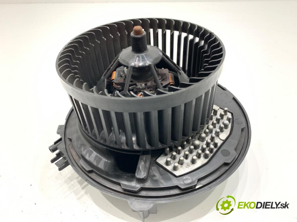 SKODA OCTAVIA III Kombi 2018 85 kW 1.6 TDI 1598 ventilátor kúrenia 5Q1819021F