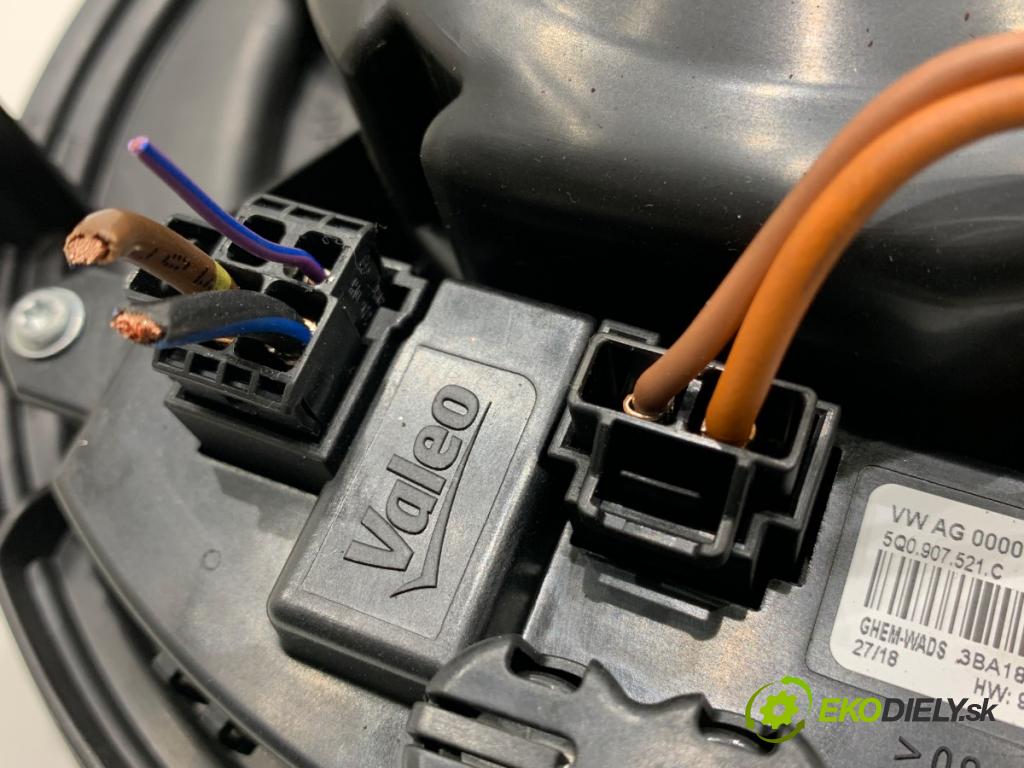SKODA OCTAVIA III Kombi 2018 85 kW 1.6 TDI 1598 ventilátor kúrenia 5Q1819021F