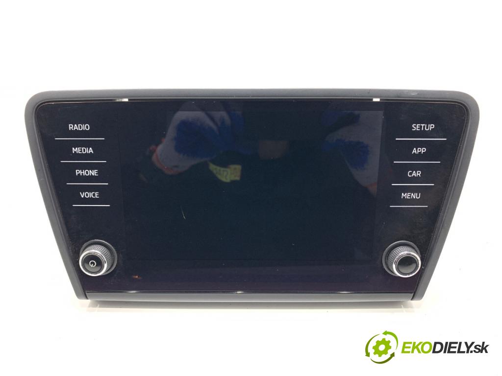 SKODA OCTAVIA III Kombi 2018 85 kW 1.6 TDI 1598 RADIO Dislpej 5E0919605N