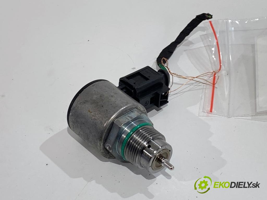 SKODA OCTAVIA III Kombi 2018 85 kW 1.6 TDI 1598 Regulátor tlaku paliva 04L130764B (Palivový systém ostatné)