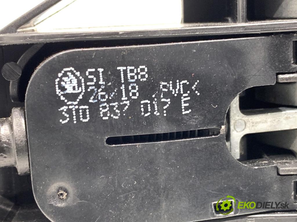 SKODA OCTAVIA III Kombi 2018 85 kW 1.6 TDI 1598 Kľučka vonkajšia pravy zad