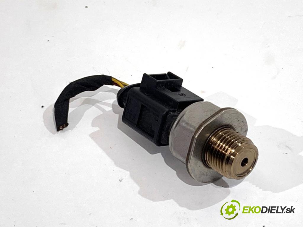 SKODA OCTAVIA III Kombi 2018 85 kW 1.6 TDI 1598 Snímač tlaku paliva 04L906054 (Snímač)