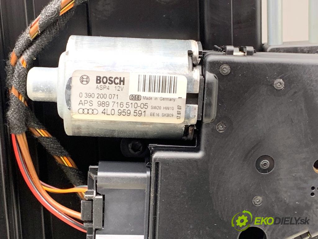 AUDI Q7 4L SUV 2007 171 kW 3.0 TDI quattro 2967 strešné okno 4L0898633 (Sklo karosérie)