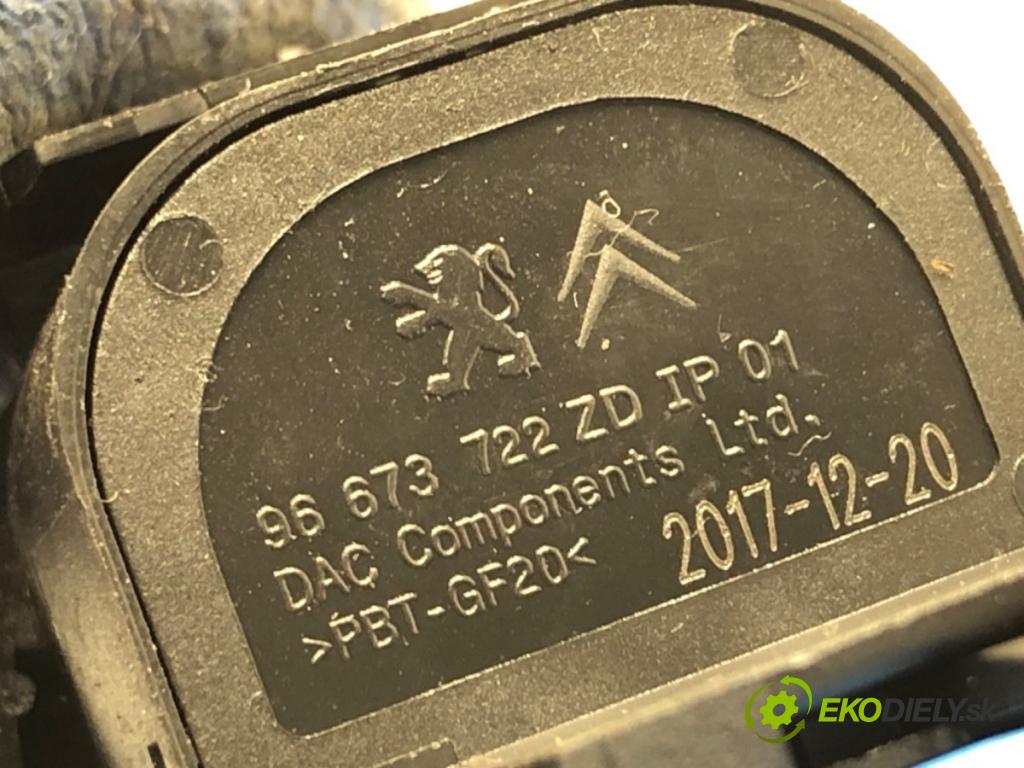 CITROEN C3 III liftback 2018 61 kW 1.2 PureTech 82 1199 Prepínač nastavenia spätných zrkadiel 96673722ZD (Prepínacie páčky pod volantom)