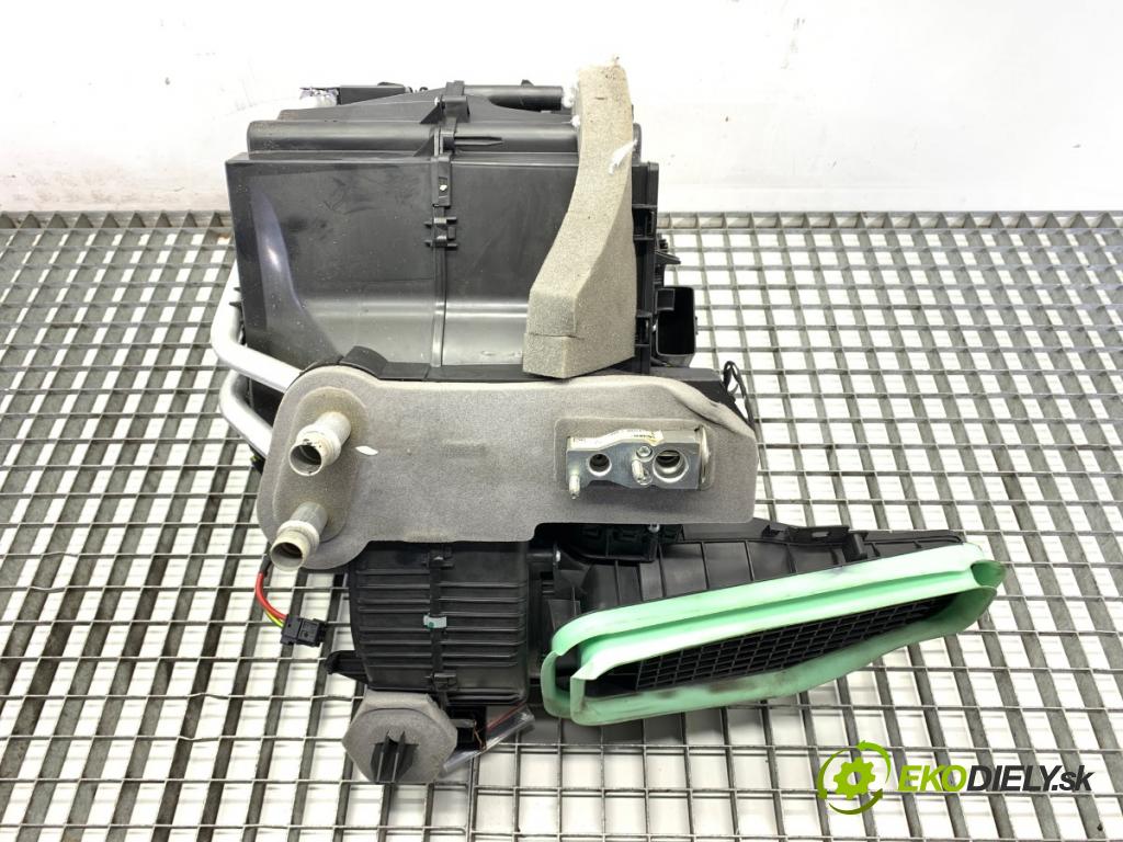 PEUGEOT 308 SW III Kombi 2022 96 kW PureTech 130 (FRHNSL, FRHNST) 1199 Výhrevné teleso, radiátor kúrenia komplet KOMBAJN 9833951780 (Radiátor kúrenia)